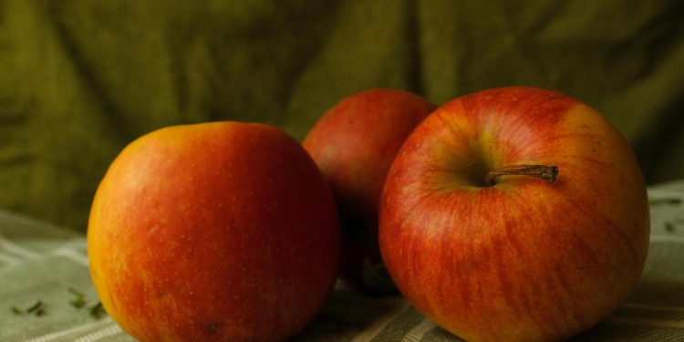 Health Benefits Apple పండు యొక్క ముఖ్య ప్రయోజనాలు….